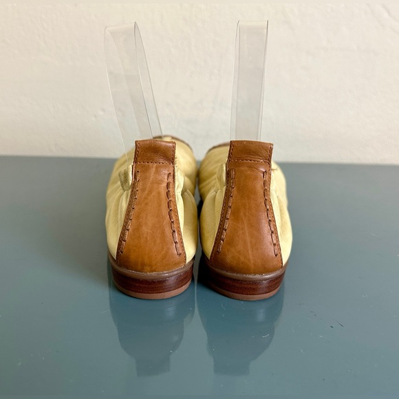 Everybody By Moda Stilo Womens Flats 6 US 36.5 EU Tan Cream Cap Toe Shoes GUC! - Picture 4 of 9